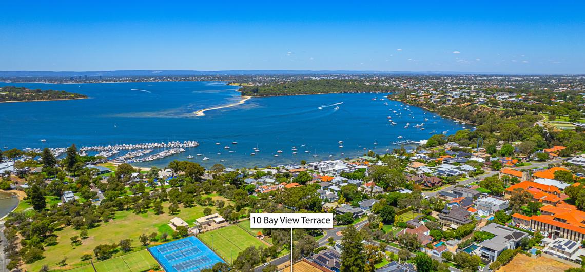 image for A LANDMARK PARKSIDE LANDHOLDING - RIVER & SKYLINE