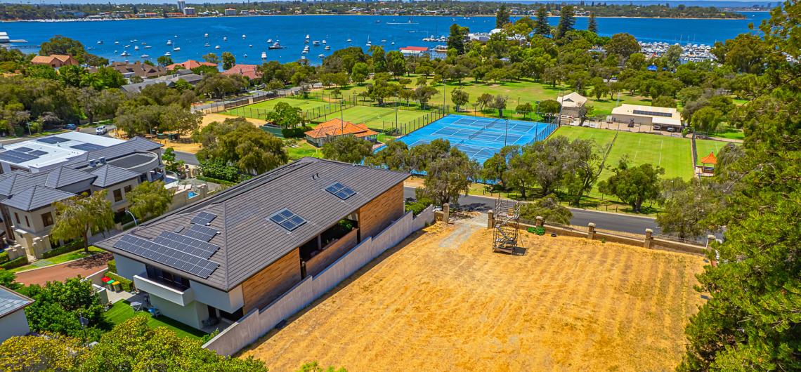 image for A LANDMARK PARKSIDE LANDHOLDING - RIVER & SKYLINE