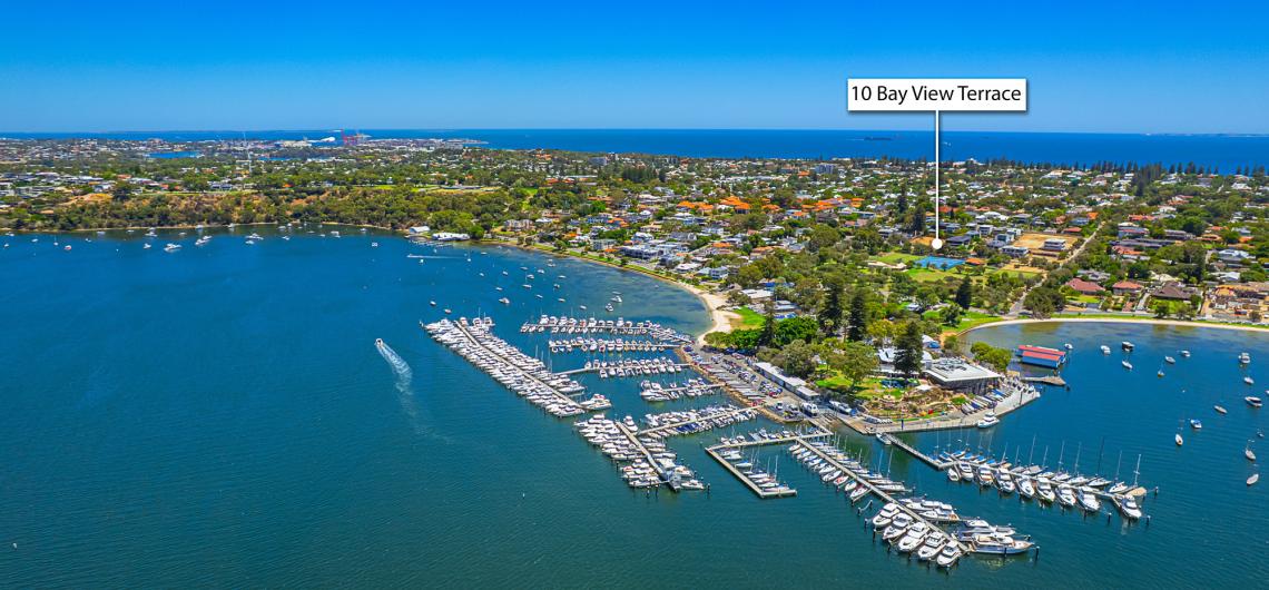 image for A LANDMARK PARKSIDE LANDHOLDING - RIVER & SKYLINE