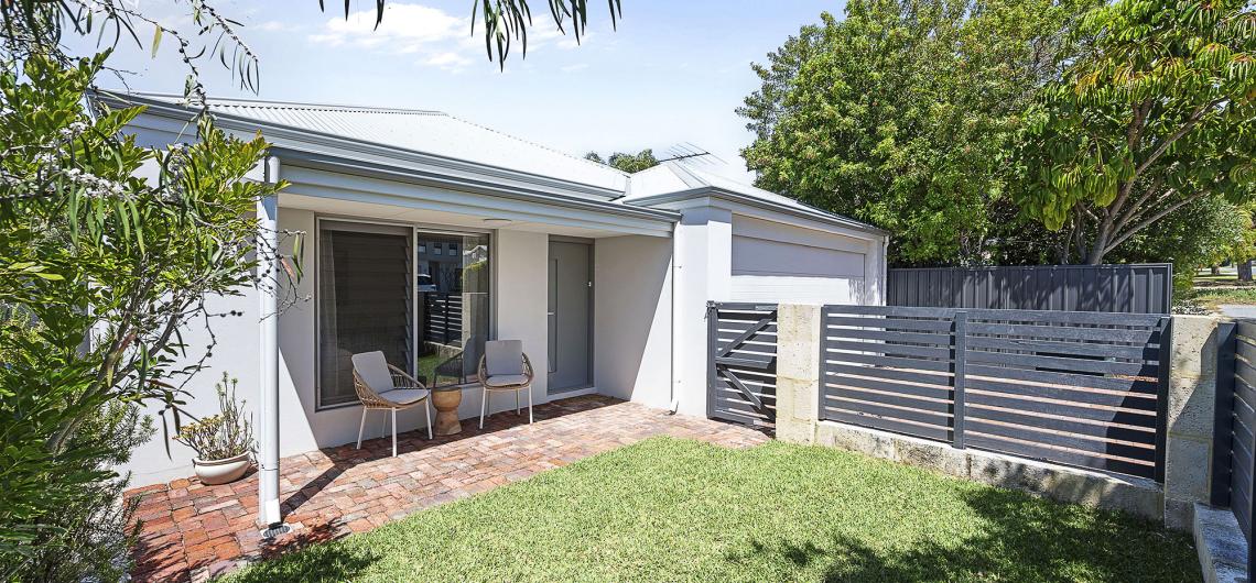 image for EFFORTLESS LIVING