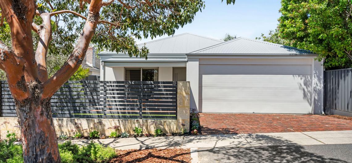 image for EFFORTLESS LIVING