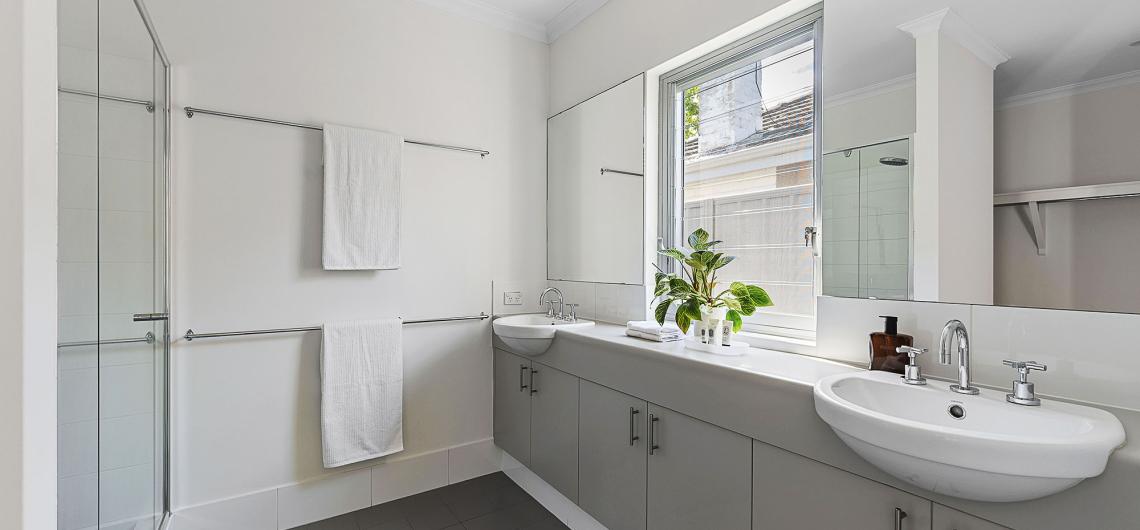 image for EFFORTLESS LIVING